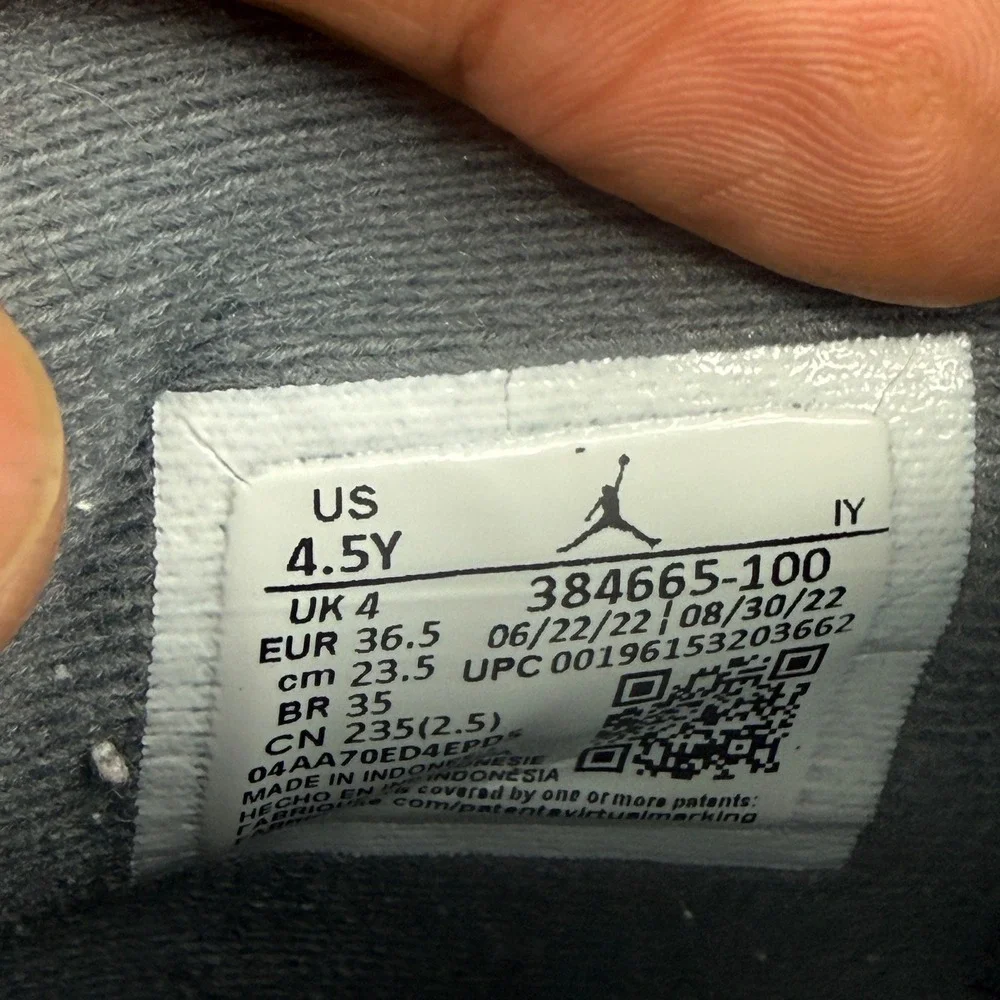 Air Jordan 6 Retro GS Cool Grey White Medium Grey 384665-100 Size 4.5Y